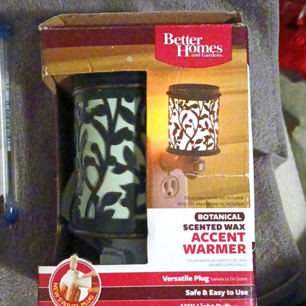 Botanical Better Homes Scented Warmer with plus 25 w light bulb